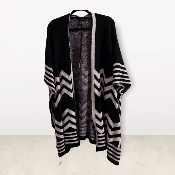 Forever 21 Sweaters - Forever 21 thick chunky soft zig zag batwing sweater cardigan Small